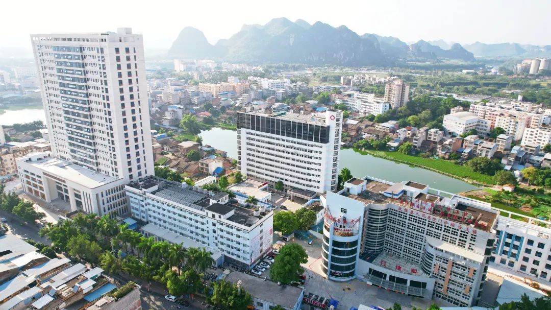 扶绥县人民医院荣获县级癌症防治中心牌匾